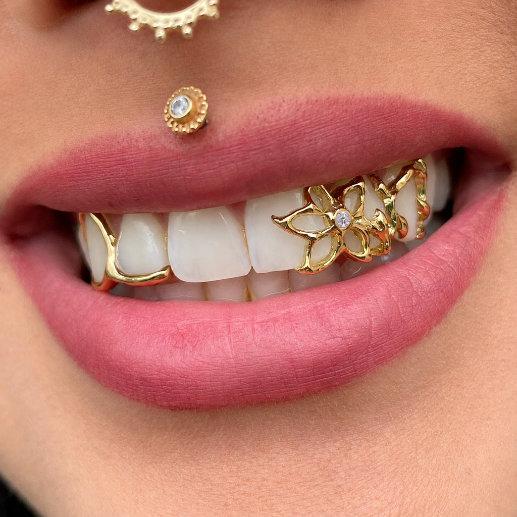🦷💎🦷Unique Fashion Floral Cutout Double-Tooth Grillz Design