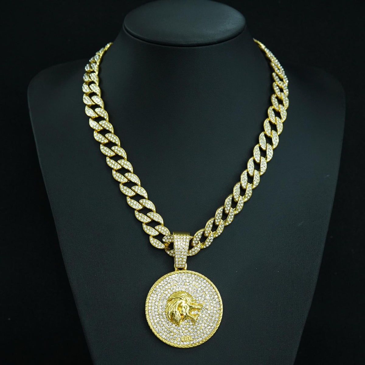 Zodiac Sign Cuban Chain Necklace – Exquisite, Stylish Gold-Plated Pendant📿🍀