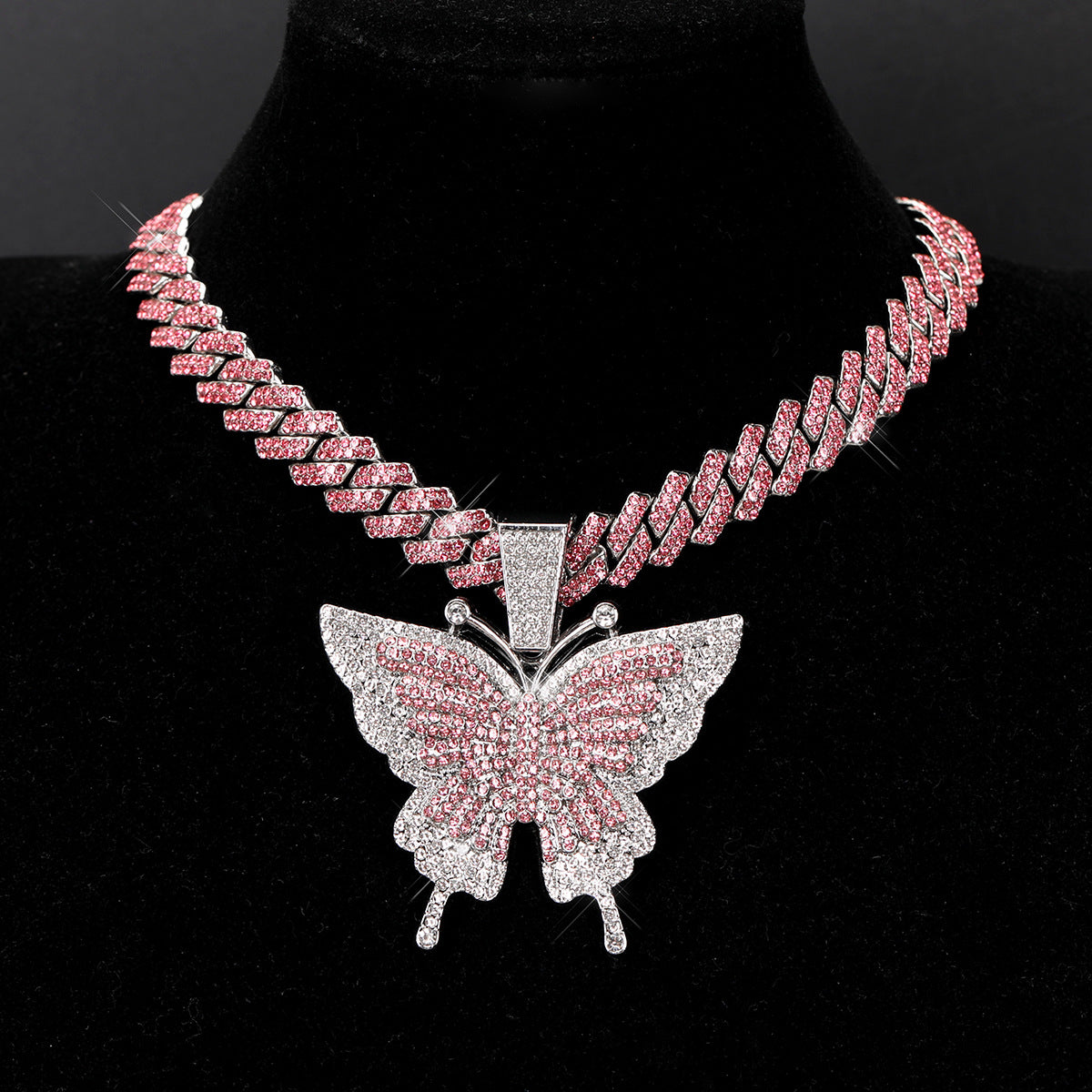 🦋Butterfly Pendant Necklace – Sparkling Crystal Statement Jewelry