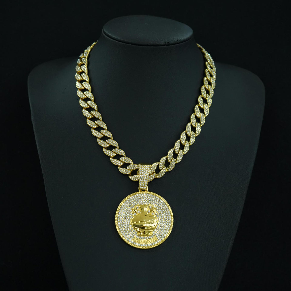 Zodiac Sign Cuban Chain Necklace – Exquisite, Stylish Gold-Plated Pendant📿🍀