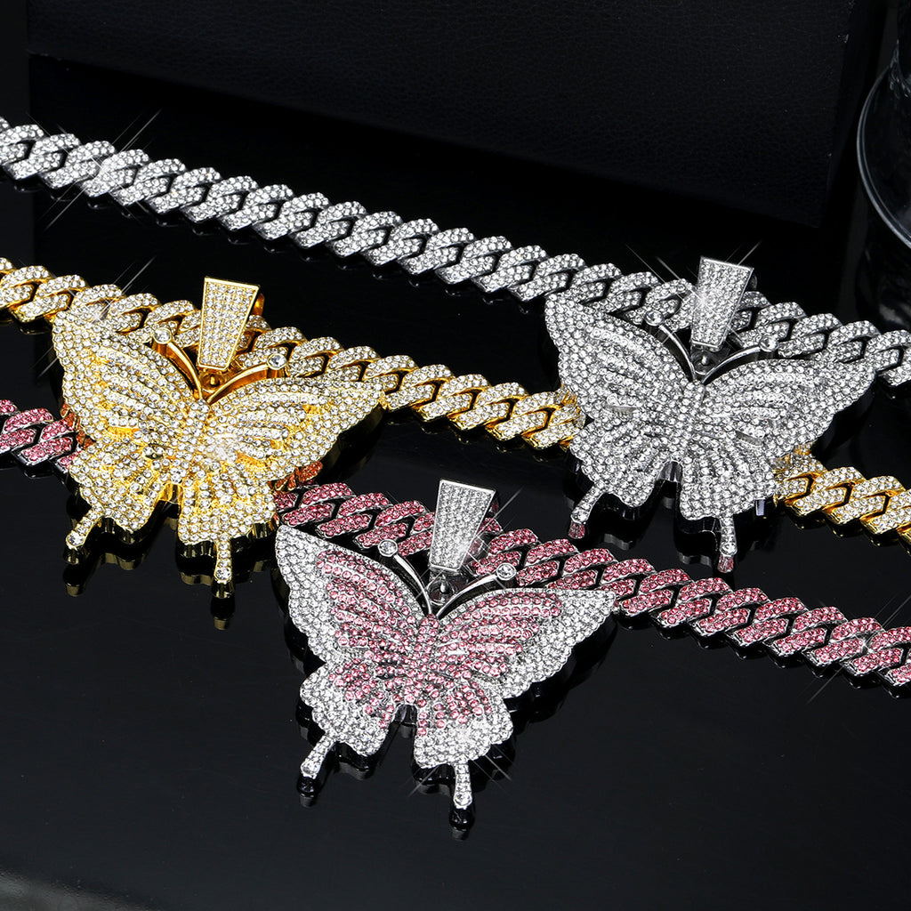 🦋Butterfly Pendant Necklace – Sparkling Crystal Statement Jewelry